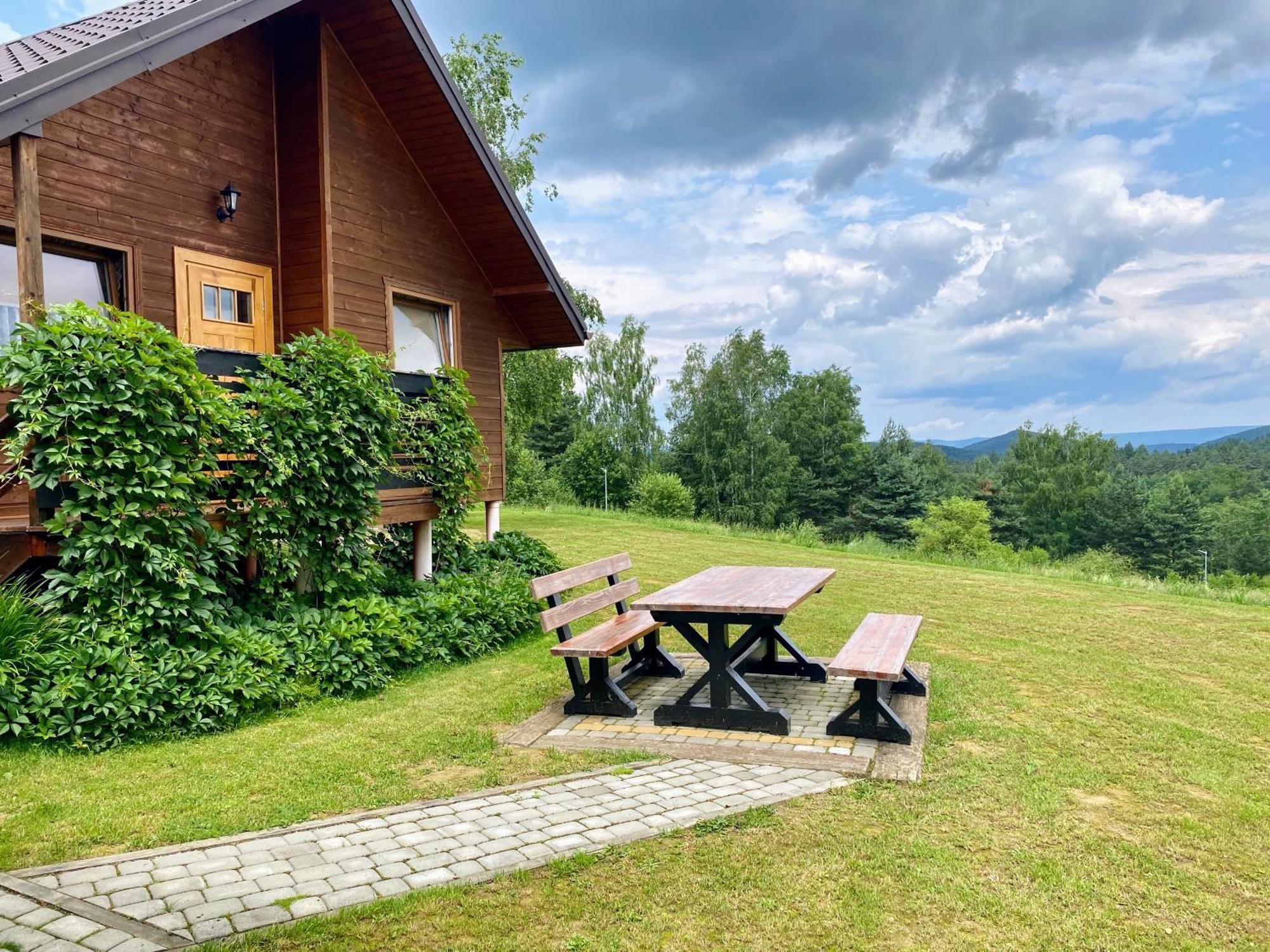 Letniskowe Widokowka Myczkow Holiday home *